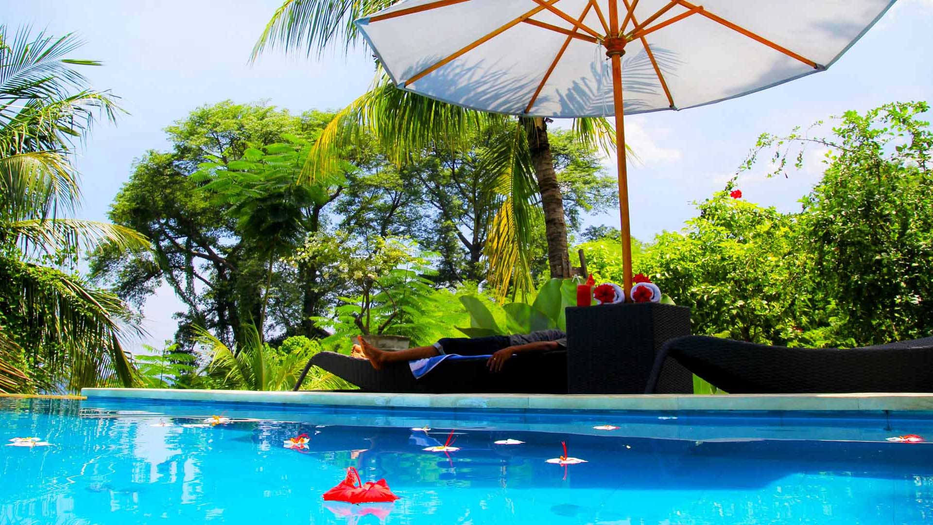 Bali Marina Villas – Pool and relaxation